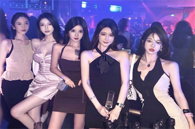 夜店女生