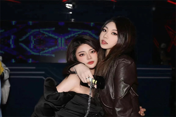 夜场美女化妆教程